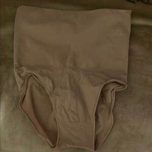Skims High-Waisted Shapewear Briefs - Nude